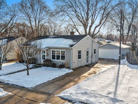 Photo of 963 LIBERTY Street, GREEN BAY, WI 54304 (MLS # 50319407)