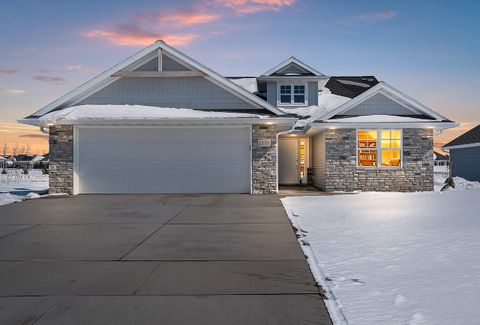Photo of 2555 WILLOW Court, GREEN BAY, WI 54311 (MLS # 50322699)
