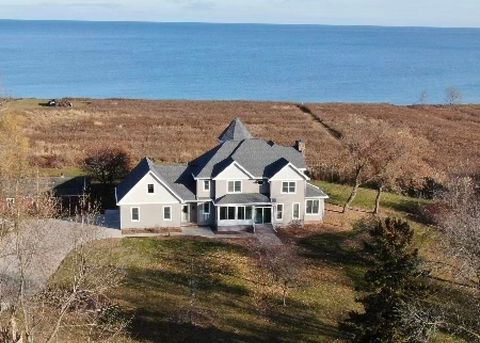 Photo of 17707 LAKESHORE Road, TWO RIVERS, WI 54241 (MLS # 50318103)