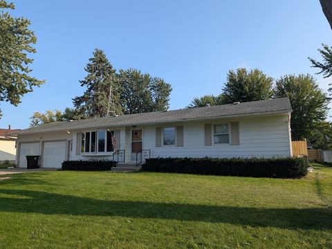 Photo of 575 NORTON Avenue, OSHKOSH, WI 54901 (MLS # 50316210)