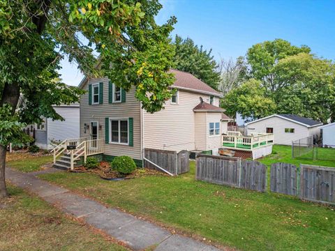 Photo of 510 N MAPLE Avenue, GREEN BAY, WI 54303 (MLS # 50318644)