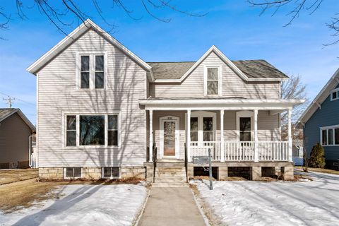 Photo of 1528 CARNEY Boulevard, MARINETTE, WI 54143 (MLS # 50320123)
