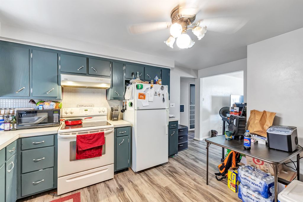 Photo of 708 N FERNMEADOW Drive, APPLETON, WI 54915 (MLS # 50321053)