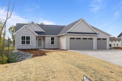 Photo of 3212 ECLIPSE Drive, GREEN BAY, WI 54311 (MLS # 50317299)