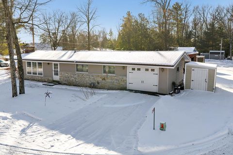 Photo of W6525 MORK Road, SHAWANO, WI 54166 (MLS # 50319682)