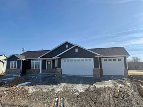 Photo of 1470 BIRCH HILL Lane, SHAWANO, WI 54166 (MLS # 50318803)