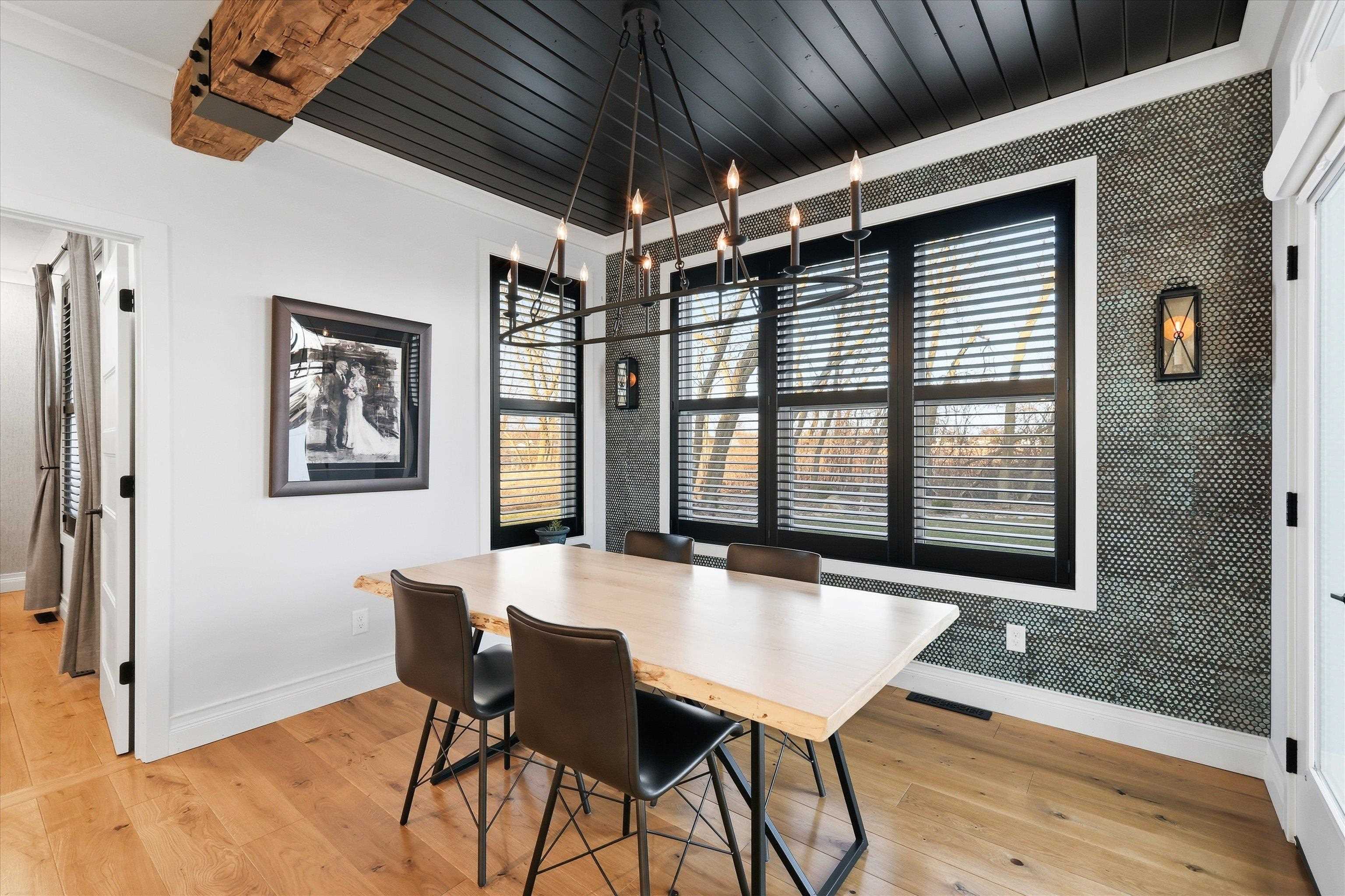 N1200 FORSYTH Parkway