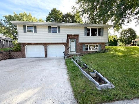 Photo of 476 HIAWATHA Drive, BRILLION, WI 54110 (MLS # 50332829)