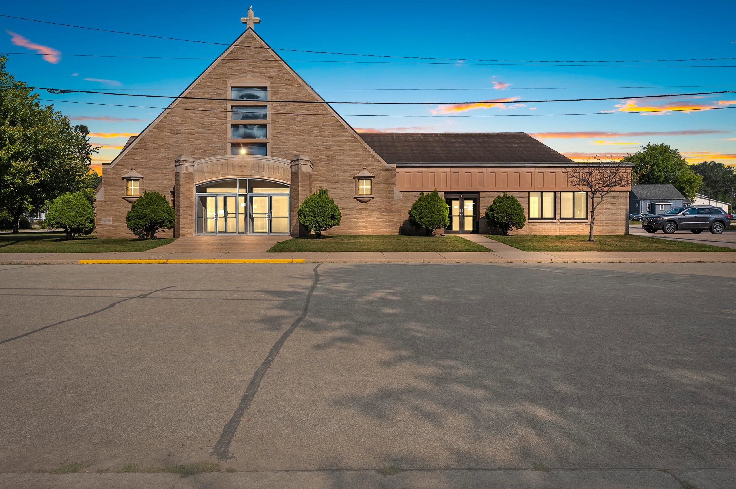 Photo 1 of 55 — 208 E MAURER Street, SHAWANO, WI 54166
