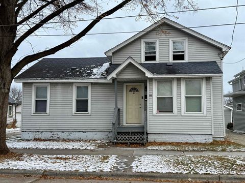 Photo of 1133 CHERRY Street, GREEN BAY, WI 54301 (MLS # 50319032)