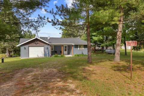 Photo of N9131 PARKWAY Road, CRIVITZ, WI 54114 (MLS # 50313363)