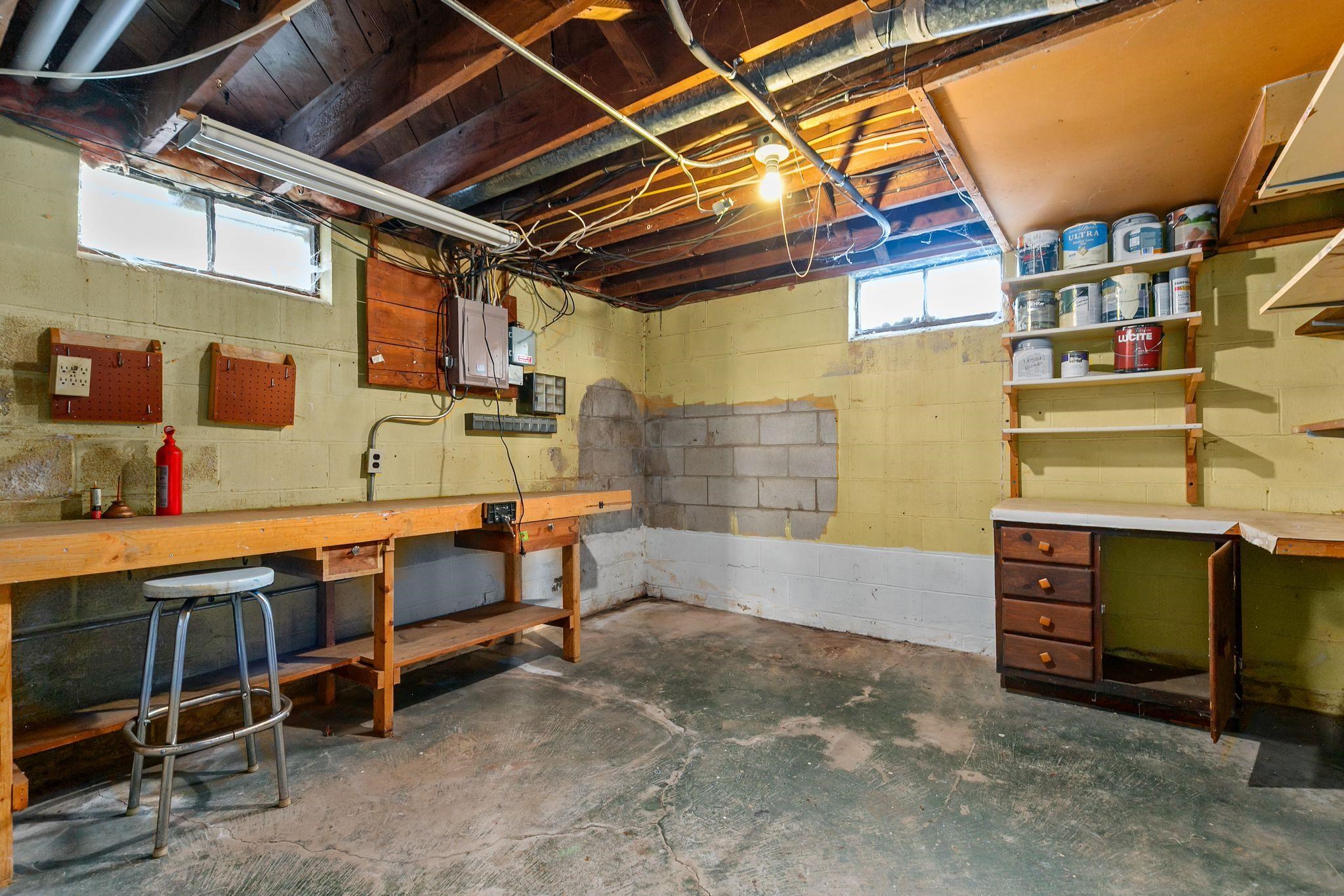 Appleton, Wisconsin 54915, United States, 4 Bedrooms Bedrooms, ,1 BathroomBathrooms,Residential,Active,225909