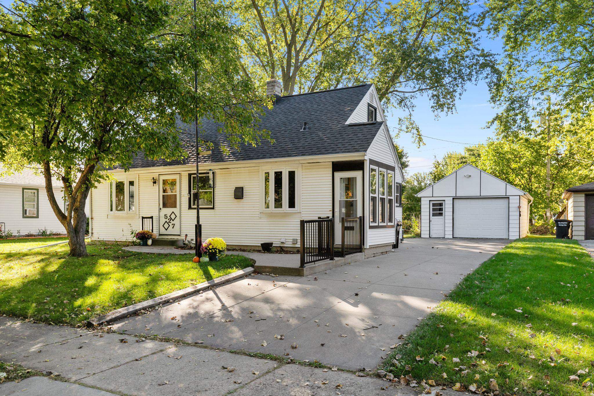 Appleton, Wisconsin 54915, United States, 4 Bedrooms Bedrooms, ,1 BathroomBathrooms,Residential,Active,225909 Appleton, Wisconsin 54915, United States, 4 Bedrooms Bedrooms, ,1 BathroomBathrooms,Residential,Active,225909