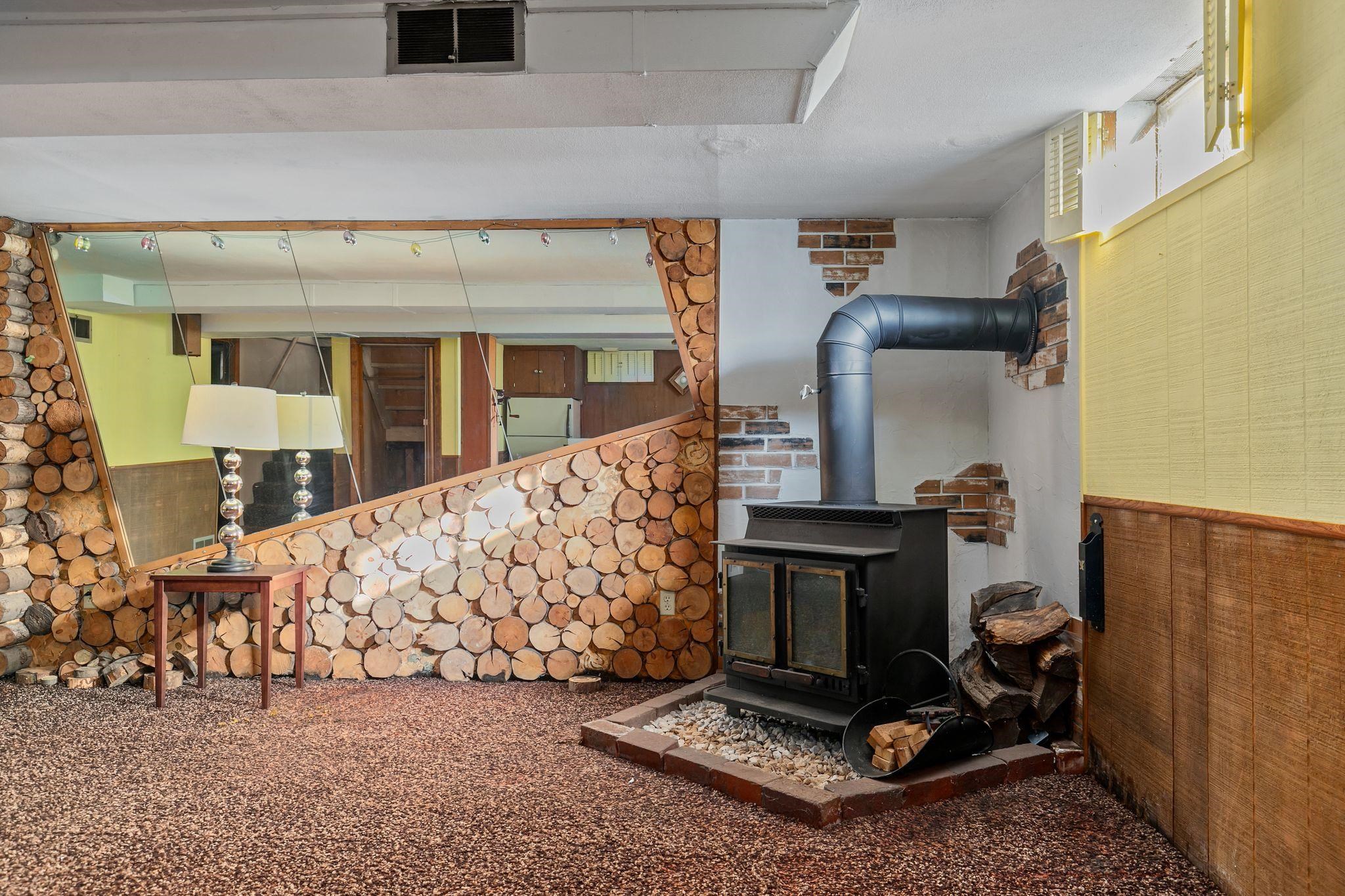 Appleton, Wisconsin 54915, United States, 4 Bedrooms Bedrooms, ,1 BathroomBathrooms,Residential,Active,225909