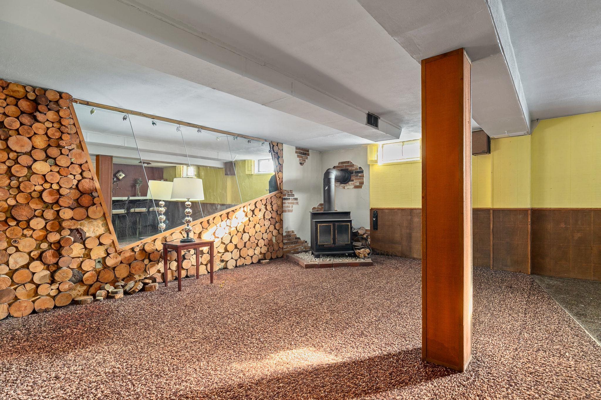 Appleton, Wisconsin 54915, United States, 4 Bedrooms Bedrooms, ,1 BathroomBathrooms,Residential,Active,225909