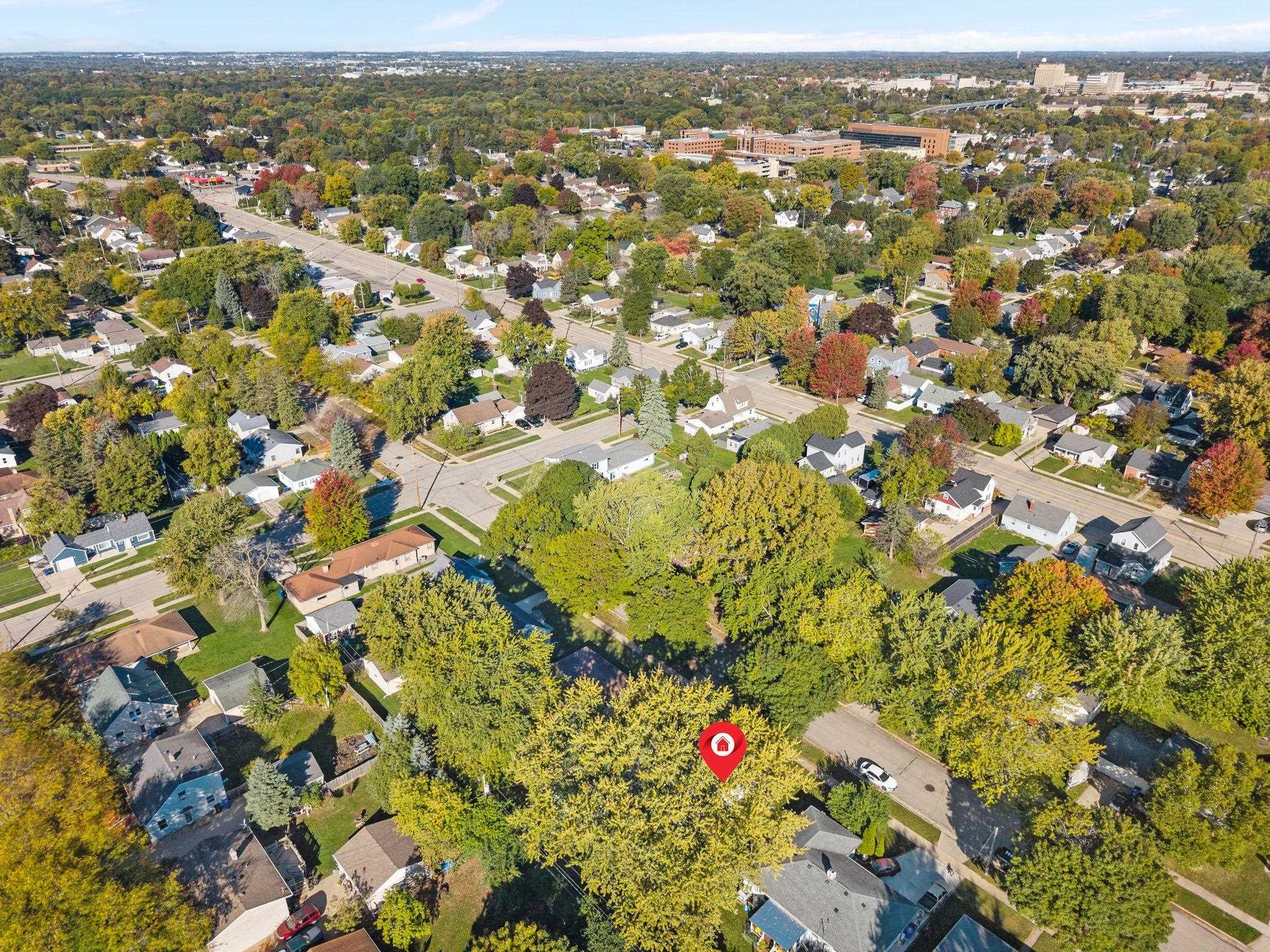 Appleton, Wisconsin 54915, United States, 4 Bedrooms Bedrooms, ,1 BathroomBathrooms,Residential,Active,225909