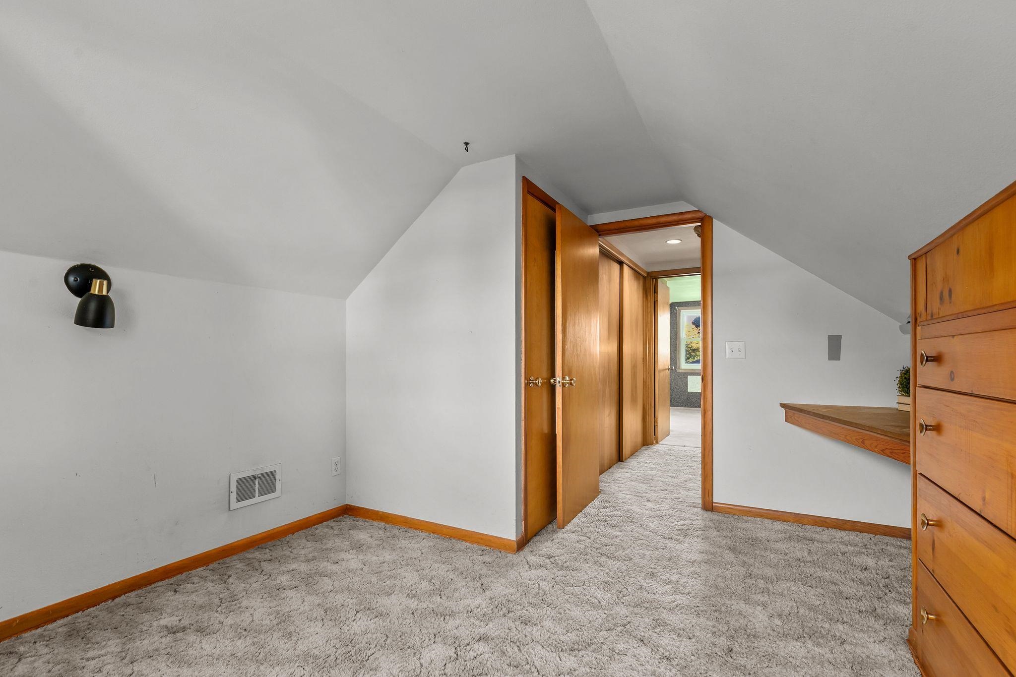 Appleton, Wisconsin 54915, United States, 4 Bedrooms Bedrooms, ,1 BathroomBathrooms,Residential,Active,225909