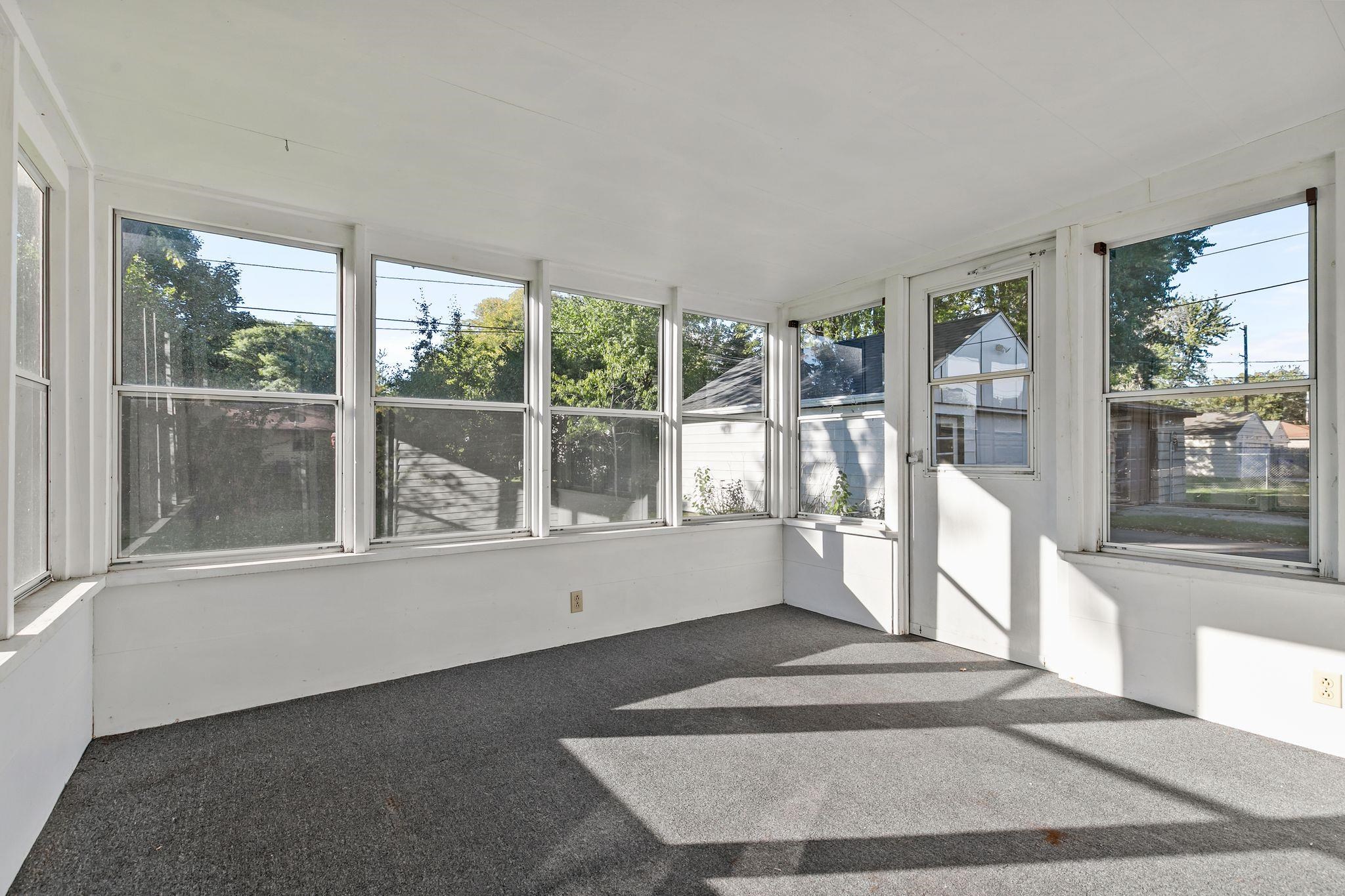 Appleton, Wisconsin 54915, United States, 4 Bedrooms Bedrooms, ,1 BathroomBathrooms,Residential,Active,225909