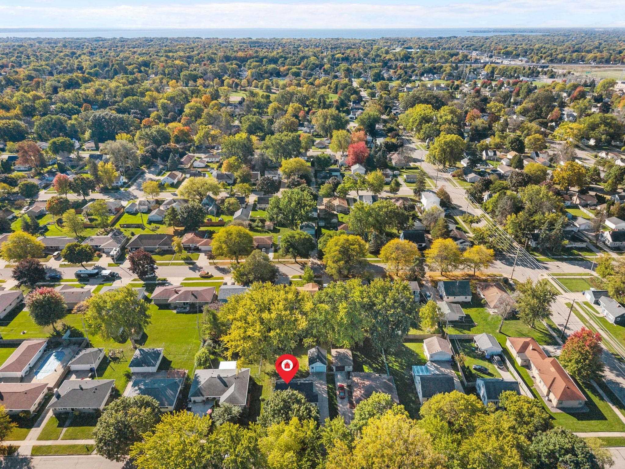 Appleton, Wisconsin 54915, United States, 4 Bedrooms Bedrooms, ,1 BathroomBathrooms,Residential,Active,225909