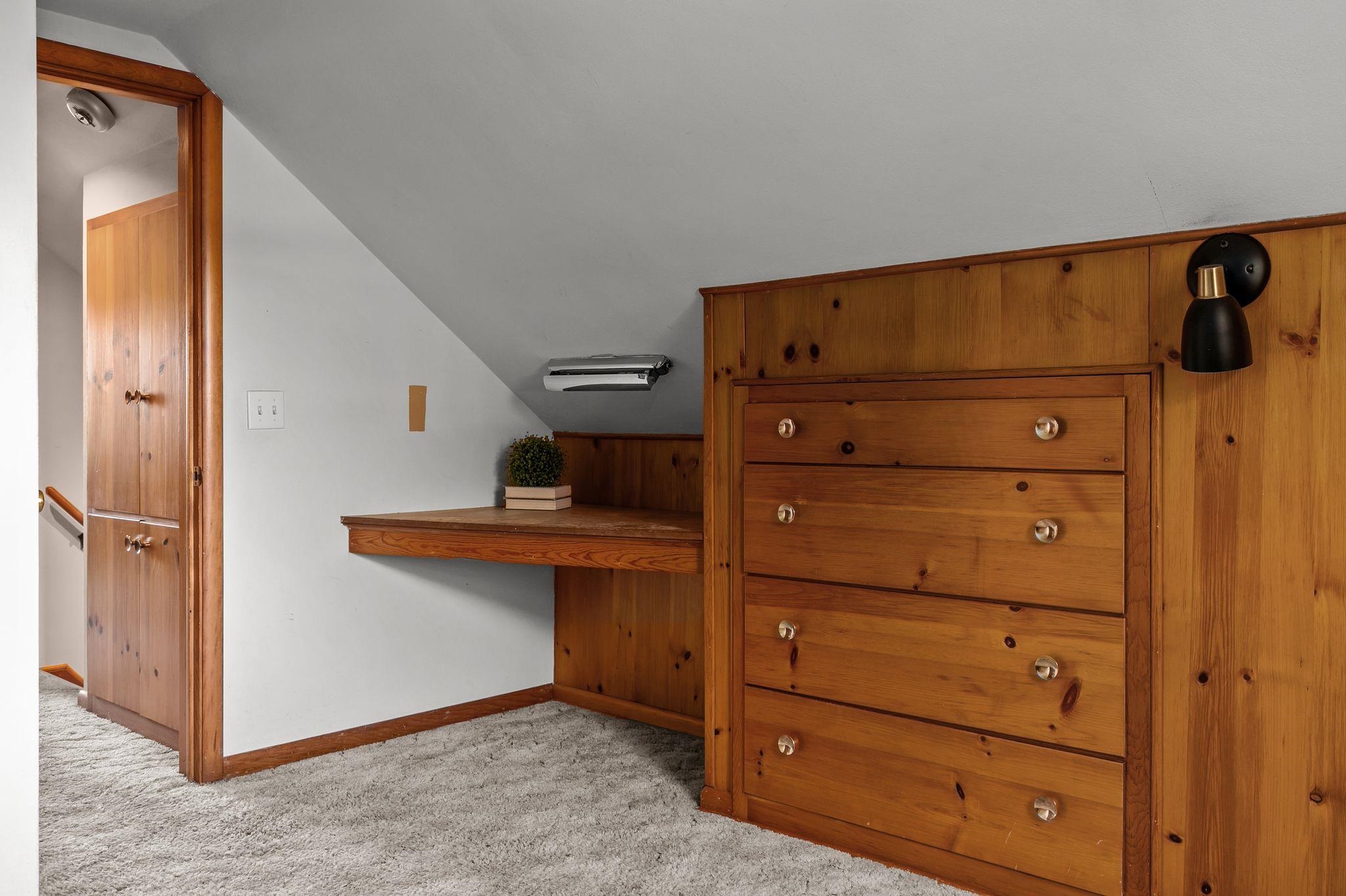 Appleton, Wisconsin 54915, United States, 4 Bedrooms Bedrooms, ,1 BathroomBathrooms,Residential,Active,225909