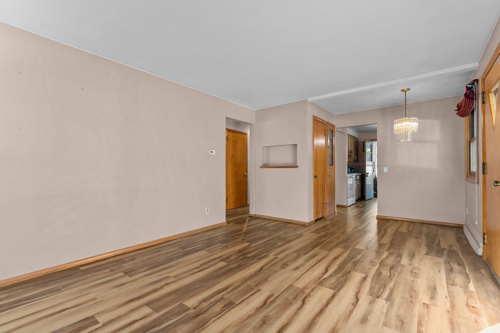 Appleton, Wisconsin 54915, United States, 4 Bedrooms Bedrooms, ,1 BathroomBathrooms,Residential,Active,225909