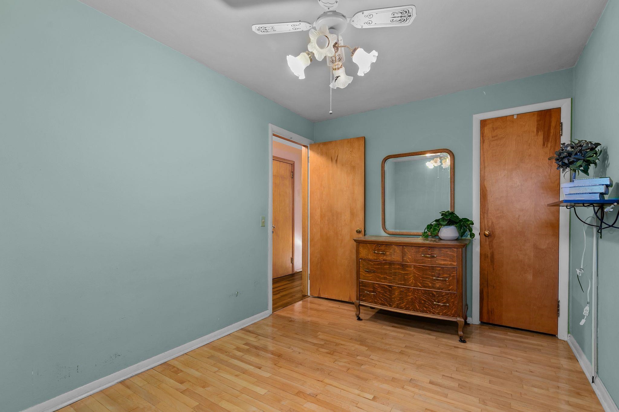 Appleton, Wisconsin 54915, United States, 4 Bedrooms Bedrooms, ,1 BathroomBathrooms,Residential,Active,225909