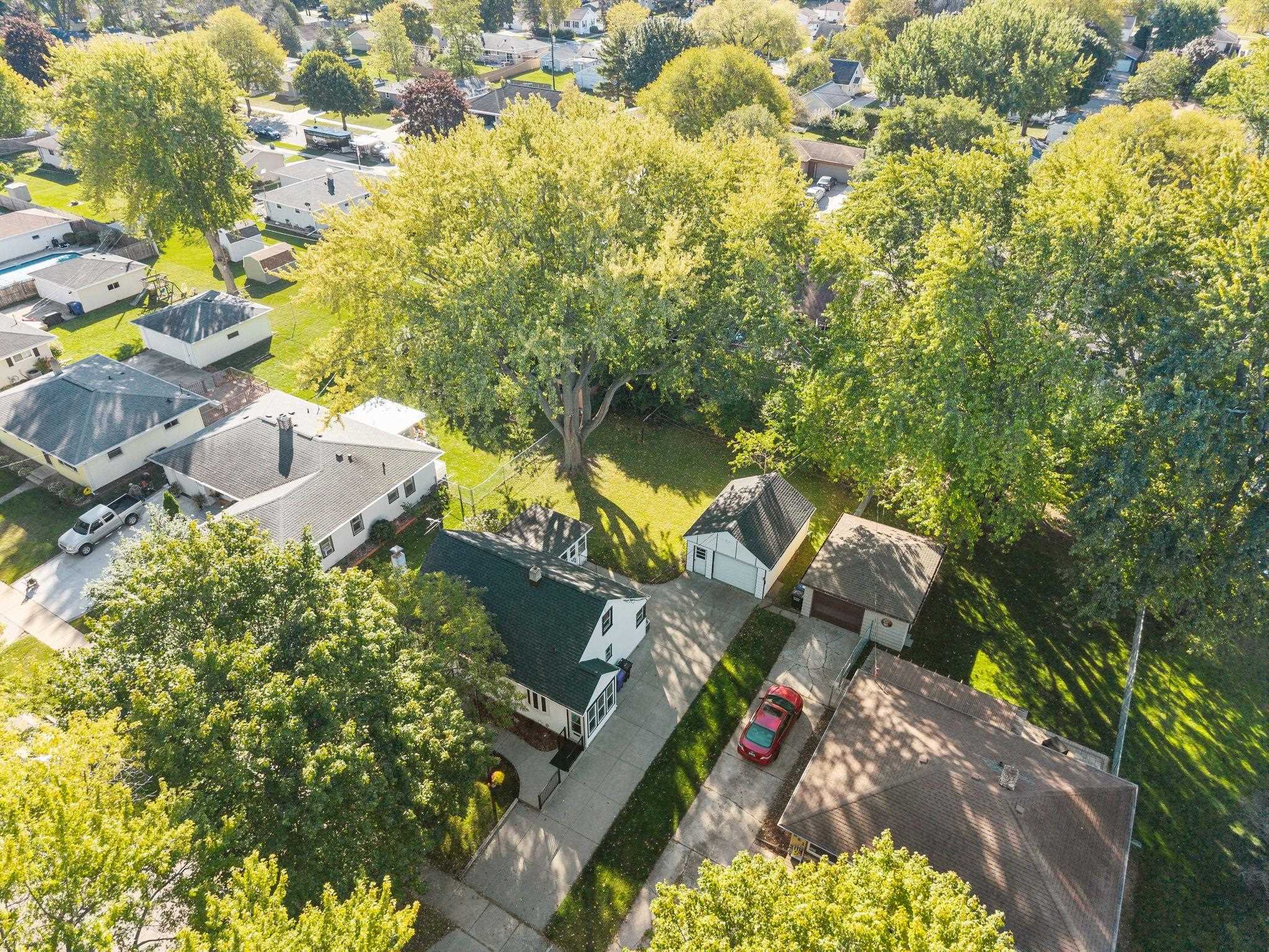 Appleton, Wisconsin 54915, United States, 4 Bedrooms Bedrooms, ,1 BathroomBathrooms,Residential,Active,225909