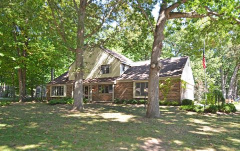 Photo of 421 POLARIS Court, GREEN BAY, WI 54302 (MLS # 50318339)