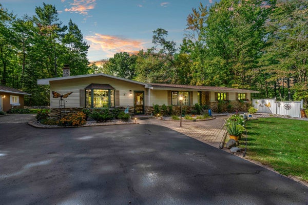 N7791 SAINT PAUL RD, CRIVITZ, WI 54114 - Image e57896ec35b02ef39bfbbc95e33ea951/597322886