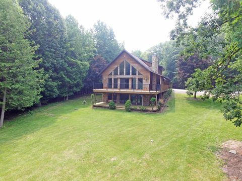 Photo of 5612 HAZELNUT Lane, OCONTO FALLS, WI 54154 (MLS # 50312921)