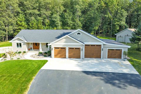 Photo of 2326 PRISTINE Lane, SUAMICO, WI 54313 (MLS # 50315505)