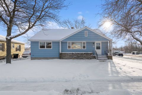 Photo of 2417 14TH Avenue, MENOMINEE, MI 49858 (MLS # 50319678)