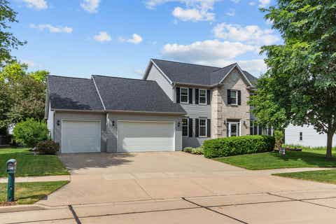 Photo of 224 E CARRINGTON Lane, APPLETON, WI 54913 (MLS # 50327192)