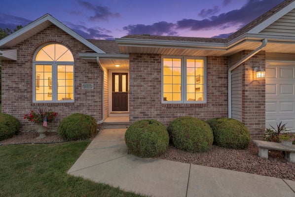 3429 E RIVER DR, GREEN BAY, WI 54301 - Image e603c4e3fa3edec74bdb6fccd458009f/3643135793