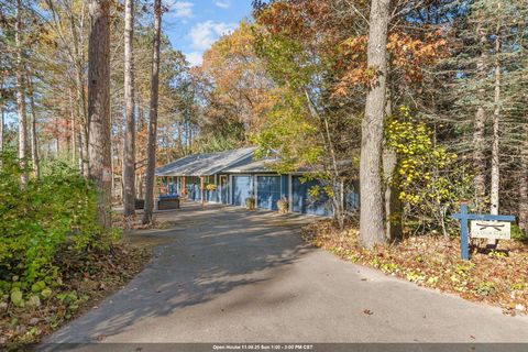 Photo of N1297 RAINBOW Road, KESHENA, WI 54135 (MLS # 50317404)