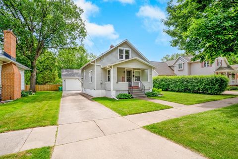 Photo of 1037 S ROOSEVELT Street, GREEN BAY, WI 54301 (MLS # 50327344)