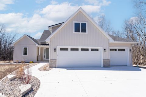 Photo of 3869 CANDLISH HARBOR Lane, OSHKOSH, WI 54902 (MLS # 50306131)