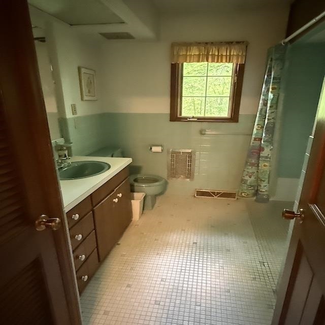 Wausaukee, Wisconsin 54177, United States, 3 Bedrooms Bedrooms, ,2 BathroomsBathrooms,Residential,Active,162995