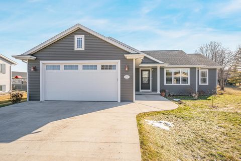 730 E SCOTT Street OMRO WI 54963