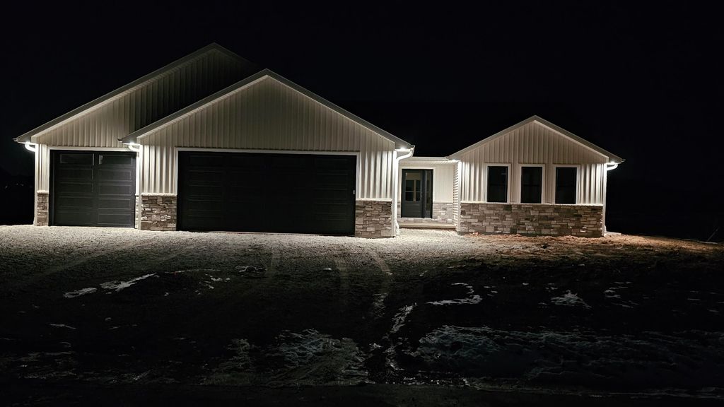 Photo of N9208 HOMESTEAD Lane, APPLETON, WI 54915 (MLS # 50321696)