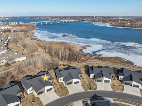 Photo of 359 ALDON Circle, GREEN BAY, WI 54304 (MLS # 50320482)