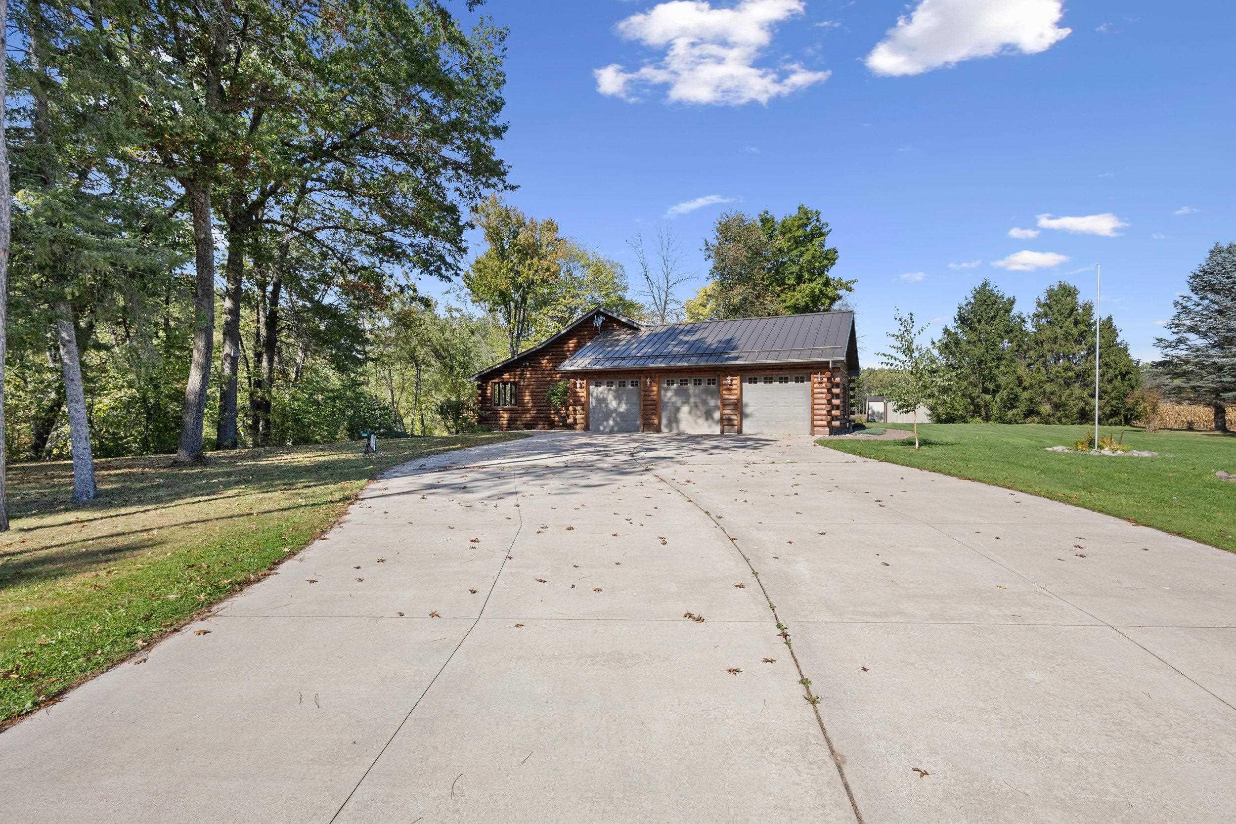 Embarrass, Wisconsin 54933, United States, 4 Bedrooms Bedrooms, ,3 BathroomsBathrooms,Residential,Active,223983