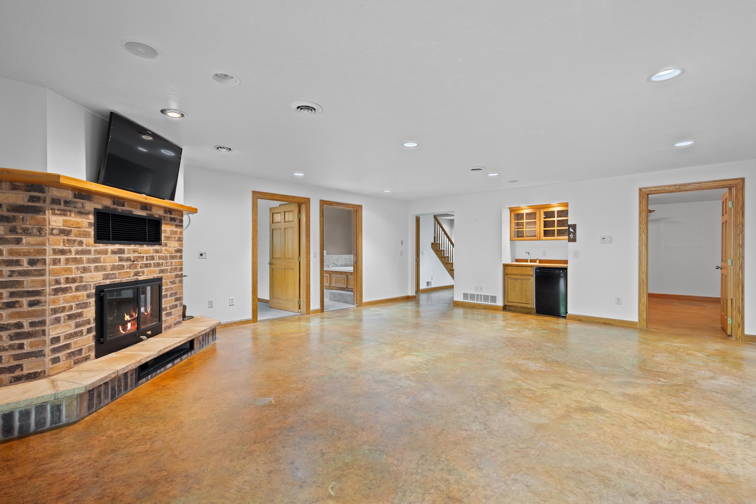 Embarrass, Wisconsin 54933, United States, 4 Bedrooms Bedrooms, ,3 BathroomsBathrooms,Residential,Active,223983