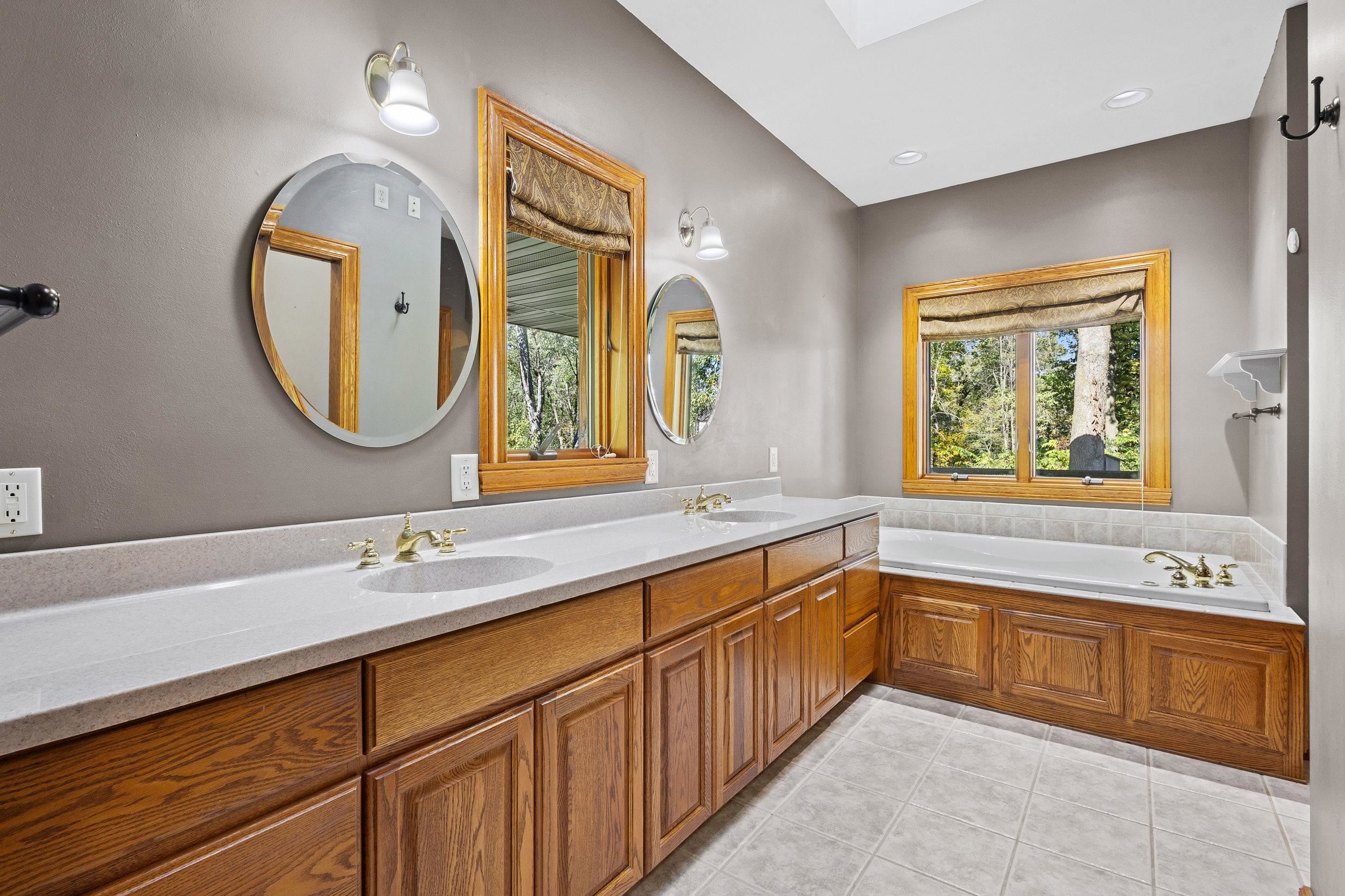 Embarrass, Wisconsin 54933, United States, 4 Bedrooms Bedrooms, ,3 BathroomsBathrooms,Residential,Active,223983