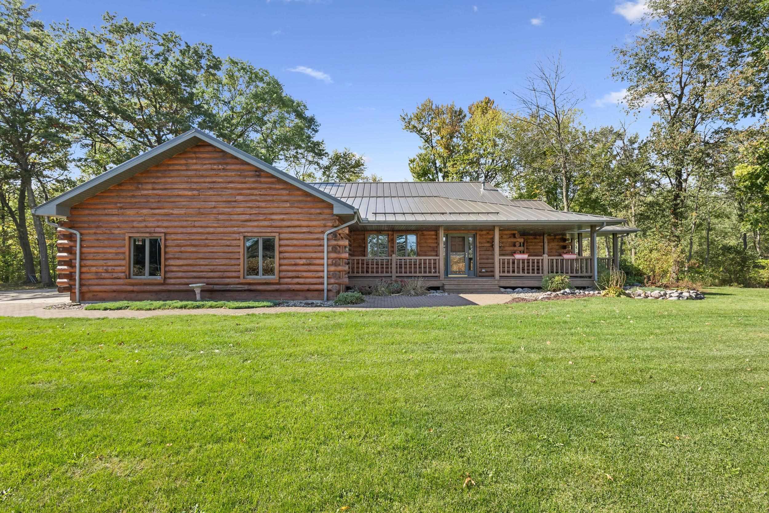 Embarrass, Wisconsin 54933, United States, 4 Bedrooms Bedrooms, ,3 BathroomsBathrooms,Residential,Active,223983