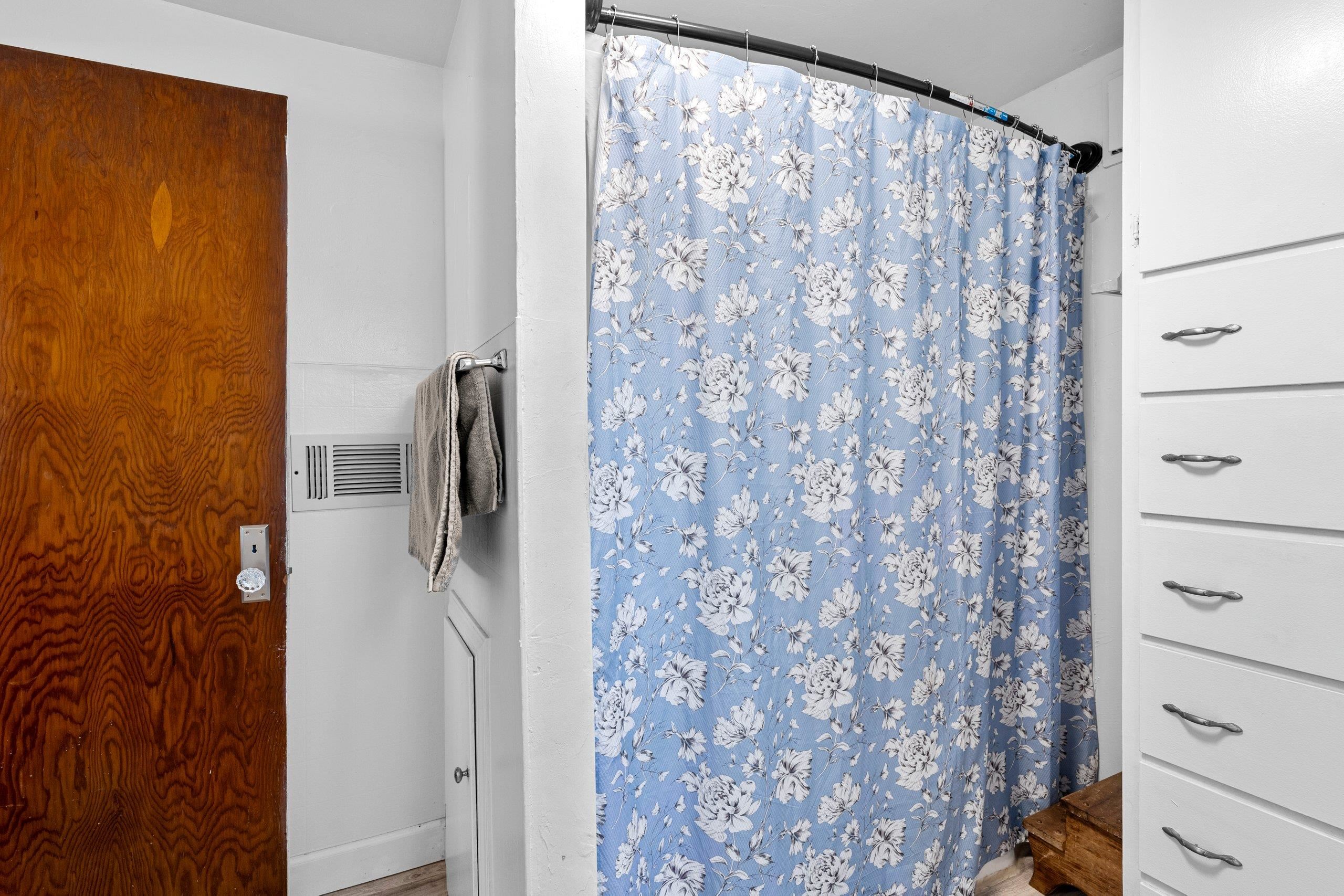 Shawano, Wisconsin 54166, United States, 2 Bedrooms Bedrooms, ,1 BathroomBathrooms,Residential,Active,126729