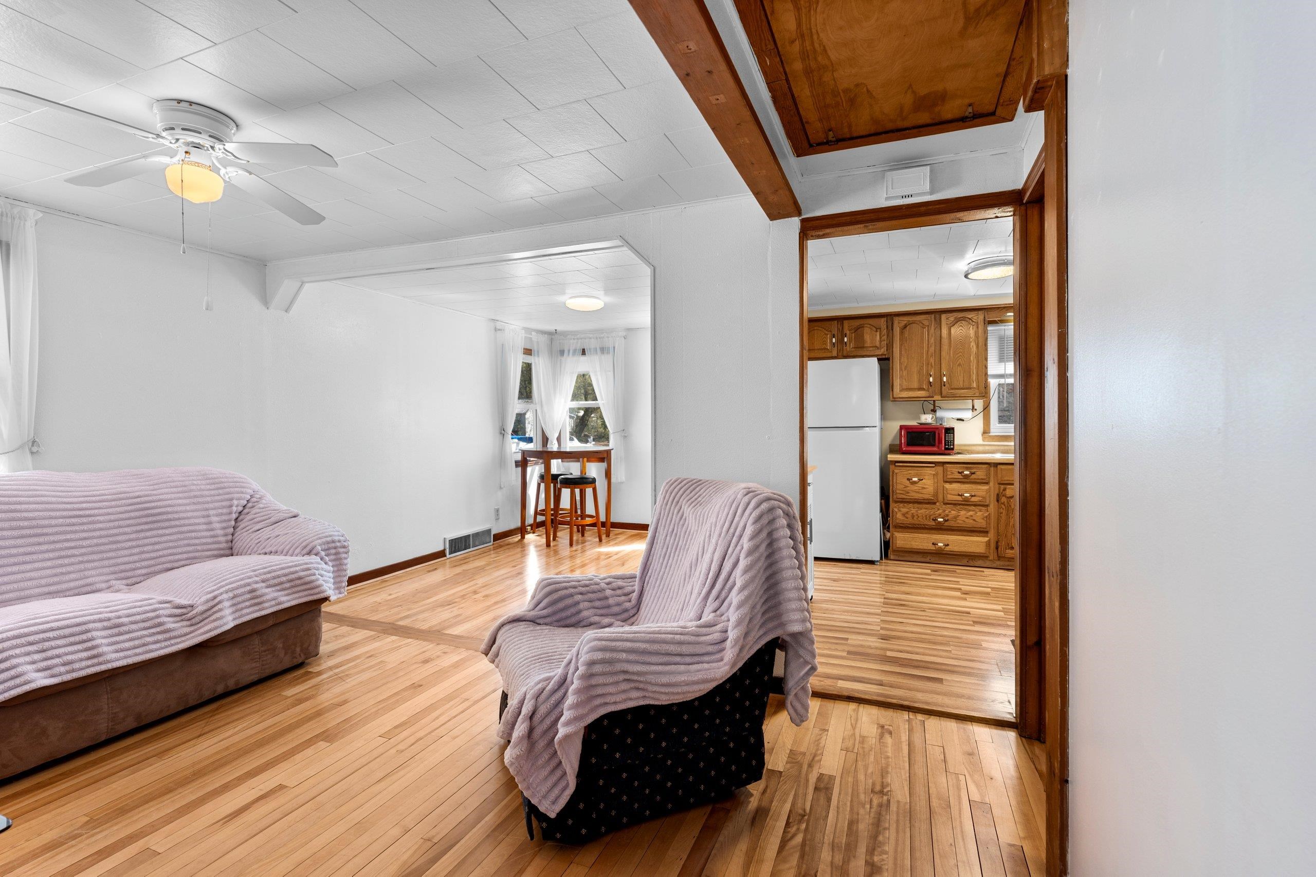 Shawano, Wisconsin 54166, United States, 2 Bedrooms Bedrooms, ,1 BathroomBathrooms,Residential,Active,126729