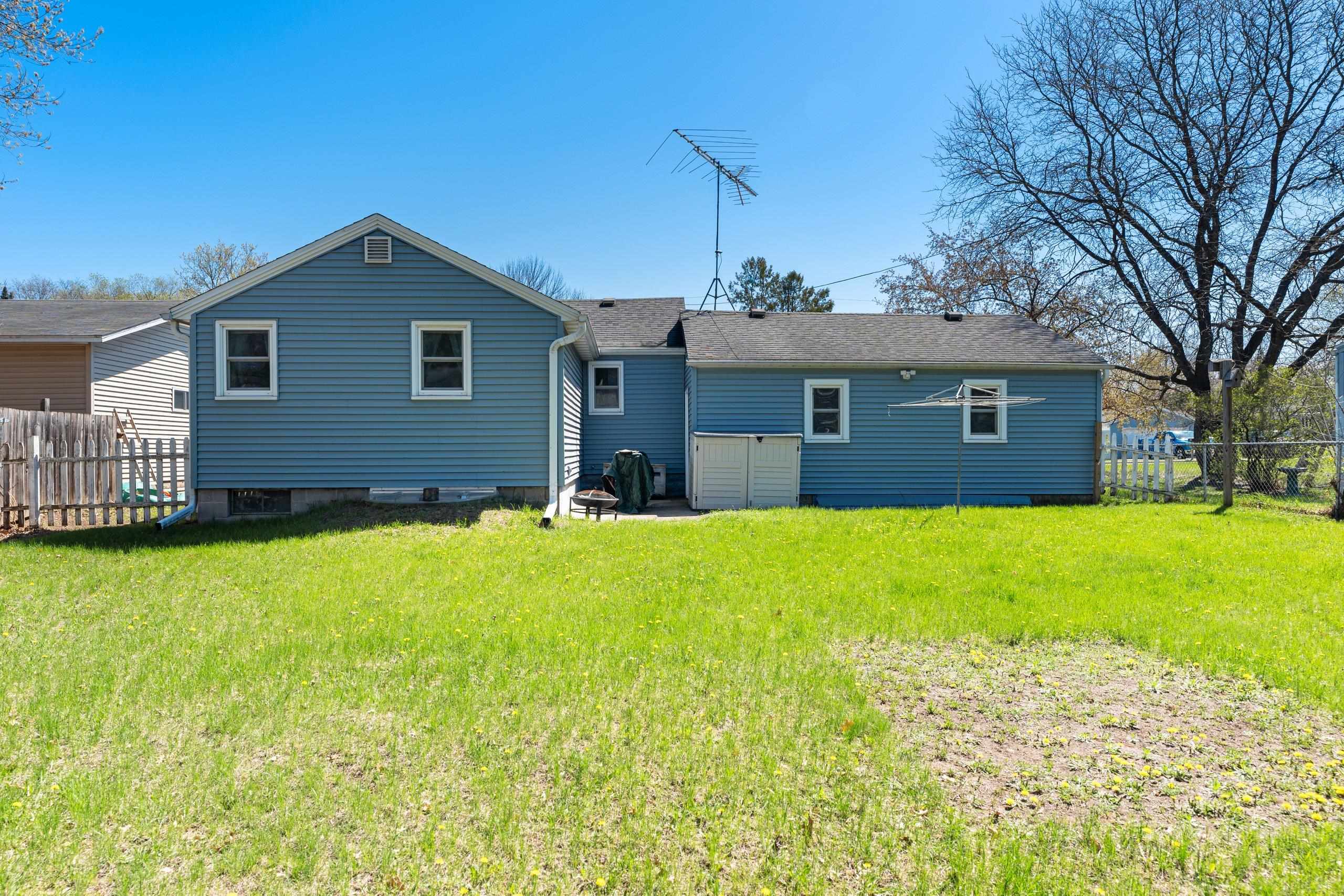 Shawano, Wisconsin 54166, United States, 2 Bedrooms Bedrooms, ,1 BathroomBathrooms,Residential,Active,126729