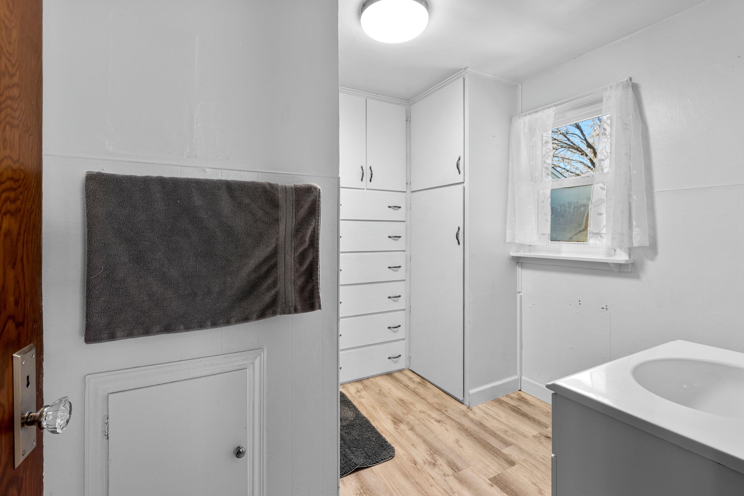 Shawano, Wisconsin 54166, United States, 2 Bedrooms Bedrooms, ,1 BathroomBathrooms,Residential,Active,126729