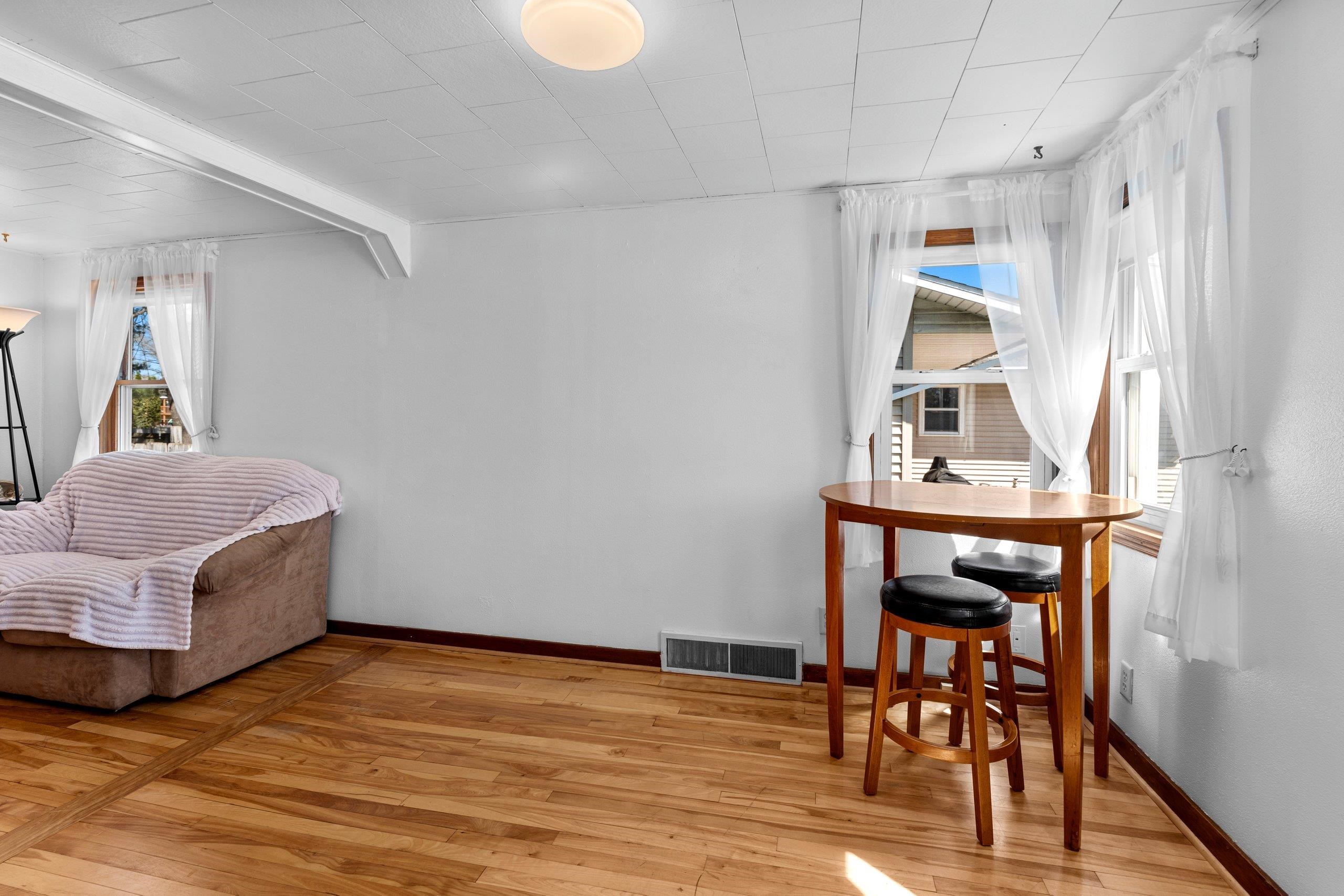 Shawano, Wisconsin 54166, United States, 2 Bedrooms Bedrooms, ,1 BathroomBathrooms,Residential,Active,126729